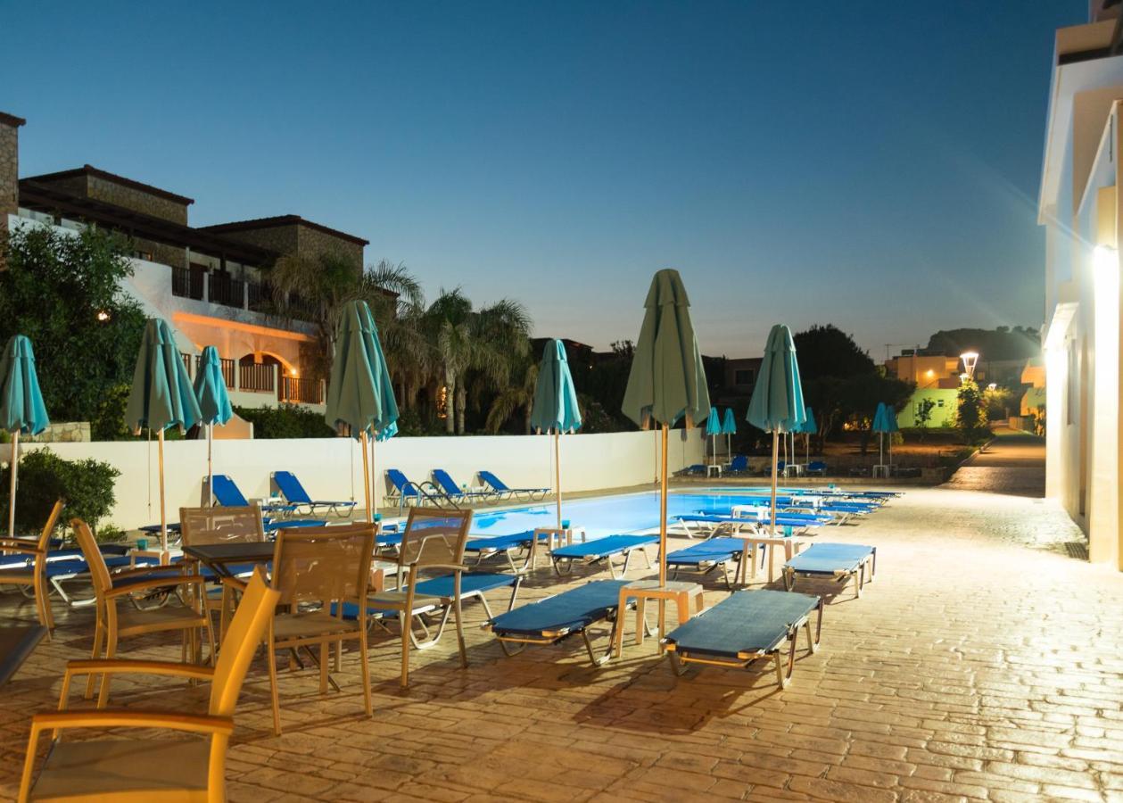 Amaryllis Front Hotel 3*