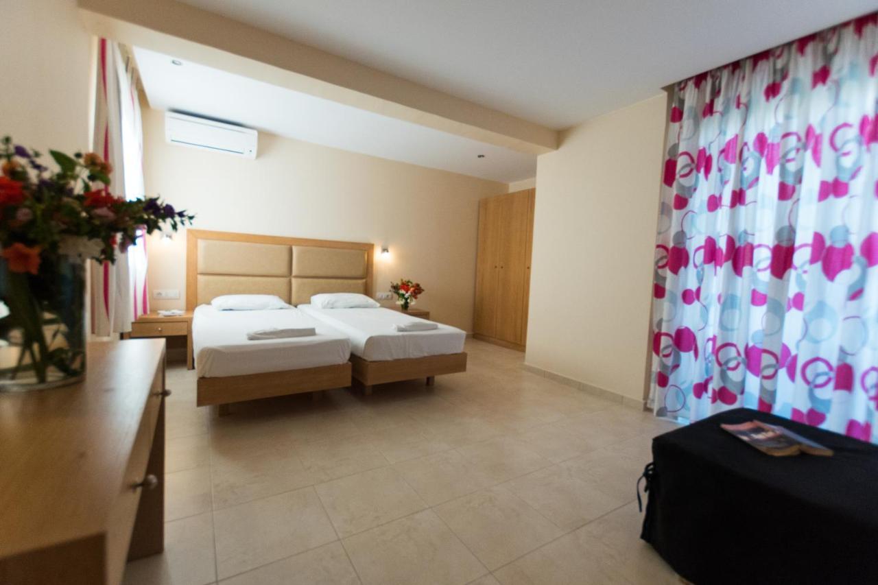 Hotel Amaryllis Front