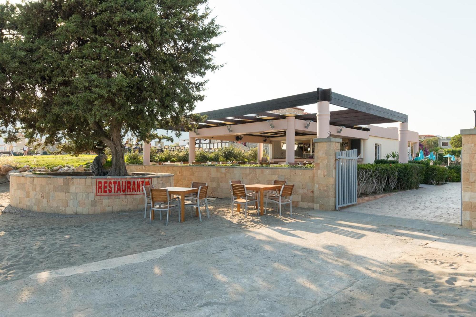 Amaryllis Front Hotel 3*