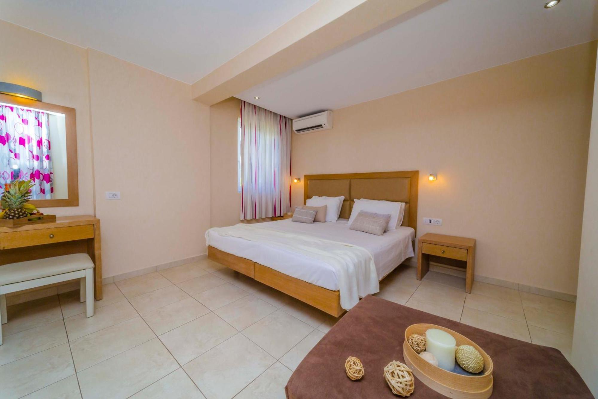Amaryllis Front Hotel